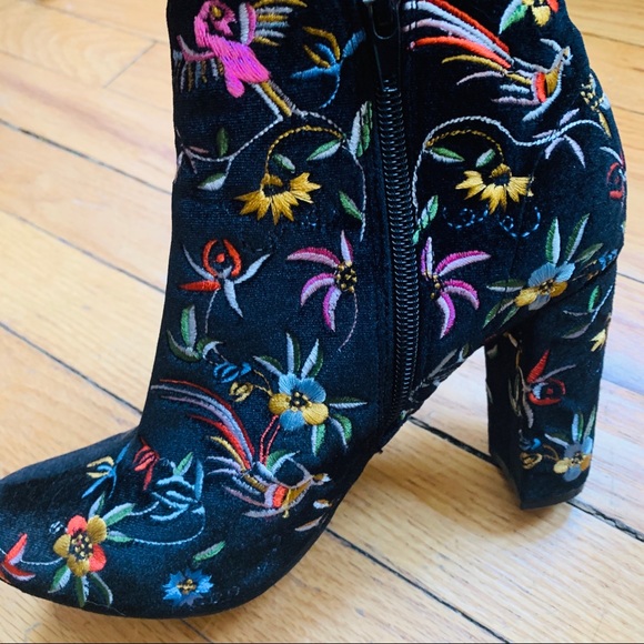 Platform Embroidered Floral Velvet Shoes - Picture 6 of 6